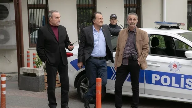 arka-sokaklarda-17-sezon-oncesi-surpriz-basrol-degisikligi-goz-gore-gore-defterini-durduler-1688713895455.jpg Arka Sokaklar'da 18. sezon öncesi sürpriz başrol değişikliği yaşandı! Gözde ismi göz göre göre gönderdiler-2