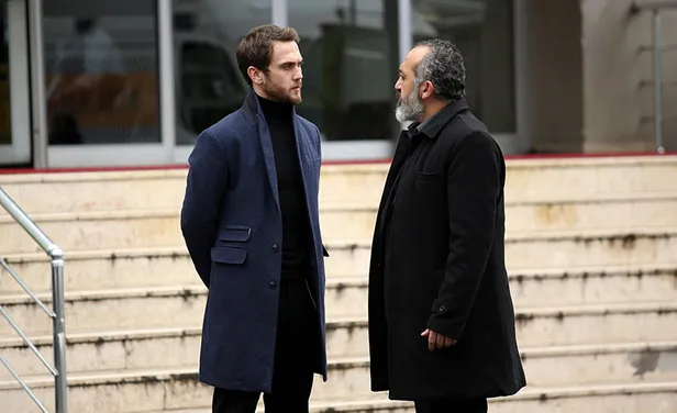 beklenen-oldu-cukurun-olay-isimleri-tufanlar-koparacak-tam-bir-daha-gelmezler-dendigi-anda-sovunu-yapti-1632466584888.jpg Beklenen oldu Çukur'un olay isimleri tufanlar koparacak! Tam bir daha gelmezler dendiği anda şovunu yaptı-6