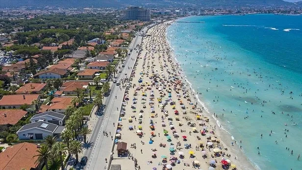 cesmede-geceligi-25-bin-tllik-otele-sikayetler-yagdi-soke-eden-iddialar-1659983902373.jpeg Çeşme'de geceliği 25 bin TL'lik otele şikayetler yağdı! Şoke eden iddialar...-2
