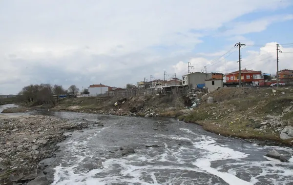 ergene-nehri-kan-agliyor-2022-yilinin-ilk-3-ayinda-45-isletmeye-6-milyon-799-bin-lira-ceza-kesildi-1649156958721.jpg Ergene Nehri kan ağlıyor! 2022 yılının ilk 3 ayında 45 işletmeye 6 milyon 799 bin lira ceza kesildi-7