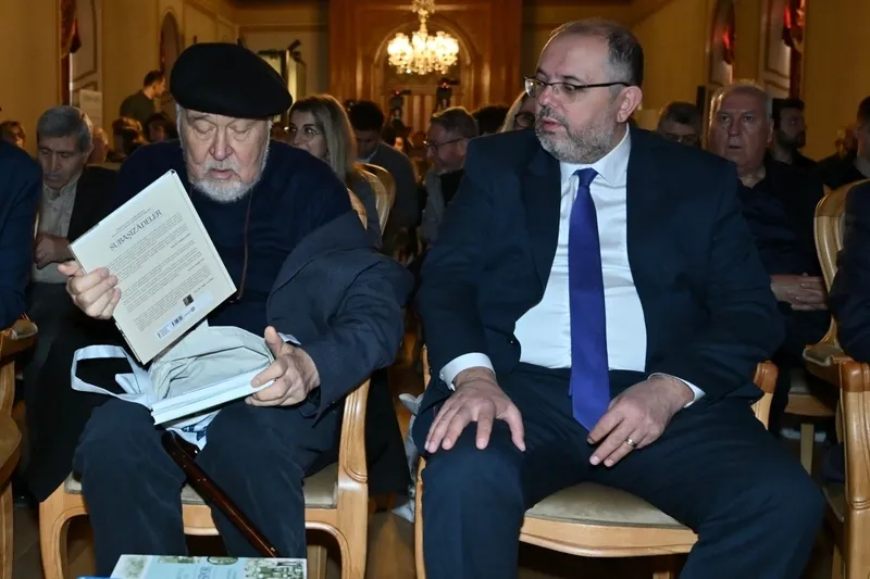 1773673487637.jpeg İlber Ortaylı'nın ibretlik hassasiyeti! 50 Yasin ve gizli hatimler: Topkapı Sarayı'nda gelenek başlatmış...-8