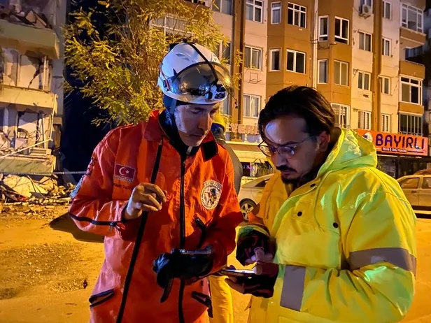 1677526512489.jpeg Kirli sicil kirli algı! Eşyalarım çalındı, kafama silah dayandı yalanını ortaya attı mangır Cumhuriyet servis etti!-5