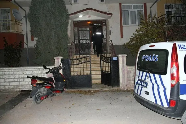 Konya’nın Beyşehir ilçesinde eşini boğazından bıçakladı! Polisi arayıp her şeyi itiraf etti-1