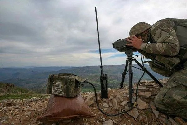 Terör örgütü PKK Kandil Berdenazi kampında köşeye sıkıştı!-6