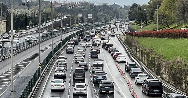 Giriş-çıkış kilit! Bayramın son gününde İstanbul'da trafik durma noktasına geldi