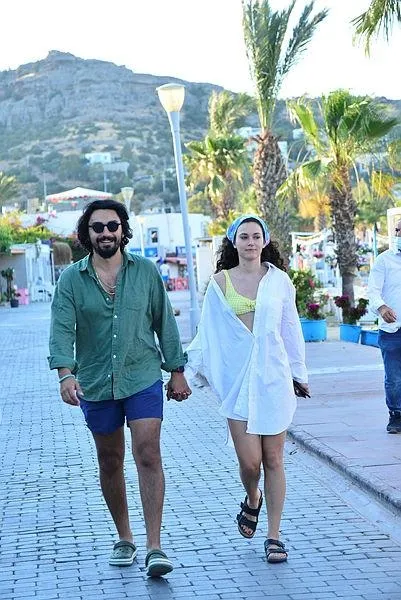 Melisa Şenolsun ve Umut Evirgen aşkında Tuba Büyüküstün krizi! Ayrılığın nedeni belli oldu