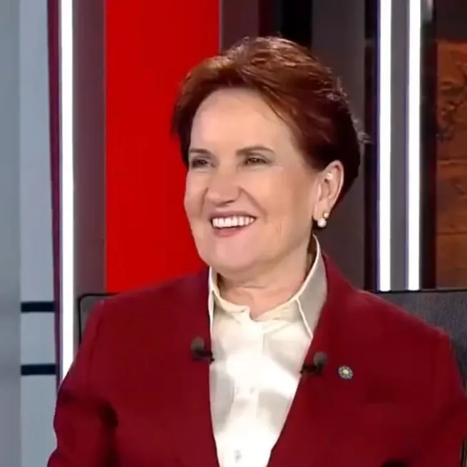 Krizi perdelemek isterken rezil oldu! Akşenerden İYİ riyakarlık: Yüzümün asık olması depremden dedi 1 dakika sonra kahkaha attı