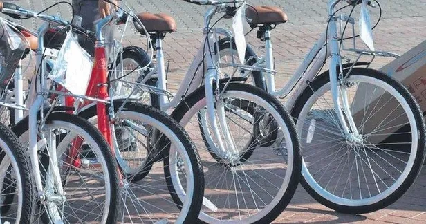 Skandal! CHP'li Yalova Belediyesi hibe olan bisikletlerle oy istedi-1