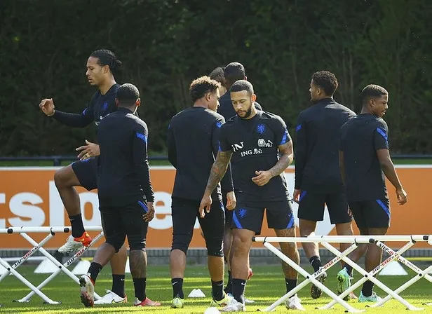 hollandali-futbolcu-memphis-depaydan-burak-yilmaz-sozleri-tehlike-olusturabilir-1630950369074.jpeg Hollandalı futbolcu Memphis Depay'dan Burak Yılmaz sözleri! Tehlike oluşturabilir...-4