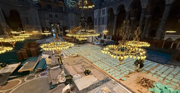 Vakıflar Genel Müdürlüğü'nden Ayasofya’da tadilat açıklaması: "Özel platform ile zemin korunuyor"