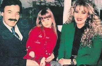 Ferdi Tayfur’un kızı Tuğçe Tayfur, eşi Tanner Hüsamettin Gates’ten boşanma kararı aldı-2