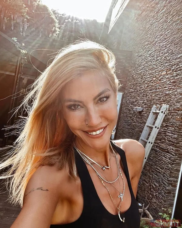 44 yaşındaki Çağla Şıkel’den hayranlarını kahreden haber! 4 gündür tedavi altında! İşte Çağla Şıkel’in son sağlık durumu... - 24