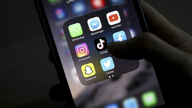 Dijital radikalleşme kapımızda: Algoritmalar çocukları nasıl katile dönüştürüyor?-11