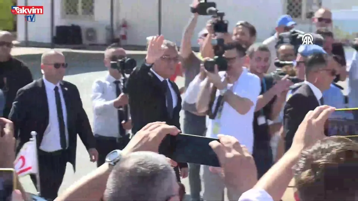 Kıbrıs'ta üçlü zirve sona erdi! Liderler BM Merkezi'nden ayrıldı