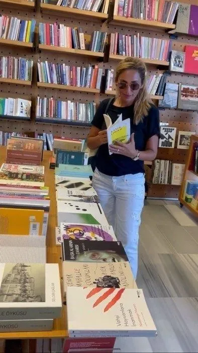 korku-yazari-funda-demirci-cinayetini-yazdi-1696065293905.jpeg Korku yazarı Funda Demirci dehşet saçtı! Kocasının boğazını kesti! Komşuları uyandırdı: Yukarı çıkın...-4