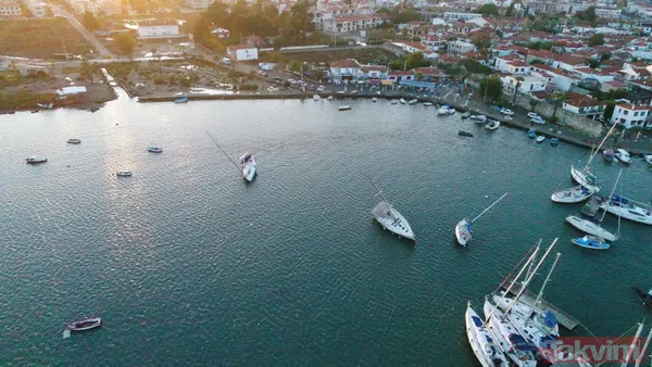 İzmir Seferihisar'da meydana gelen depremin yarattığı yıkım sabah havadan görüntülendi - 31