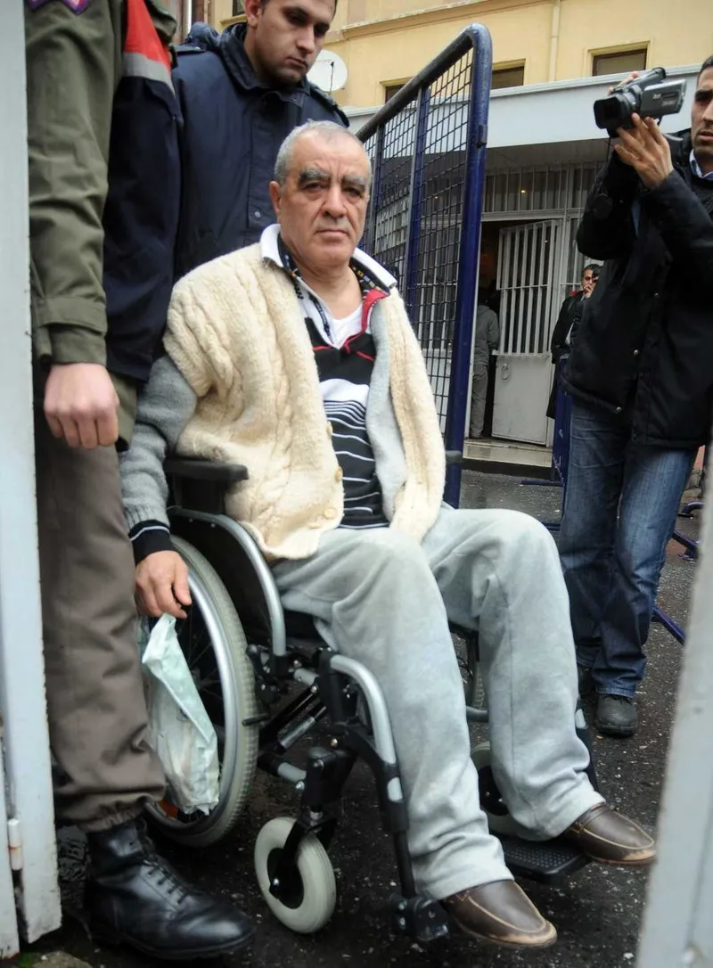 uyusturucu-kacakcisi-urfi-cetinkaya-cezaevinde-oldu-20-milyar-tllik-suc-serveti-yakalandigi-operasyon-1726829629734.jpeg Urfi Çetinkaya (Takvim.com.tr Fotoğraf Arşivi)