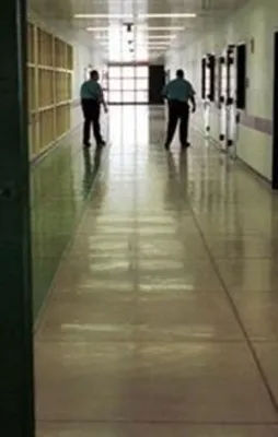 İlk hedef hapishaneler