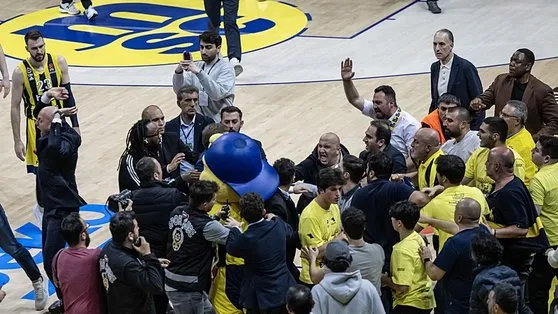 İZLE I Fenerbahçe Beko-Monaco maçı sonrası kavga çıktı!