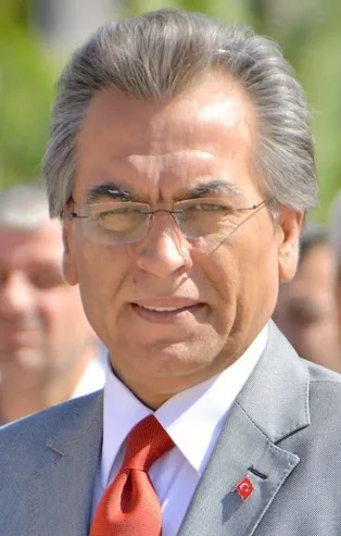 CHP'li Başkan İsmail Uygur'dan 1. derece torpil! Yüzlerce işçiyi işten çıkaran başkan oğlunu işe aldı