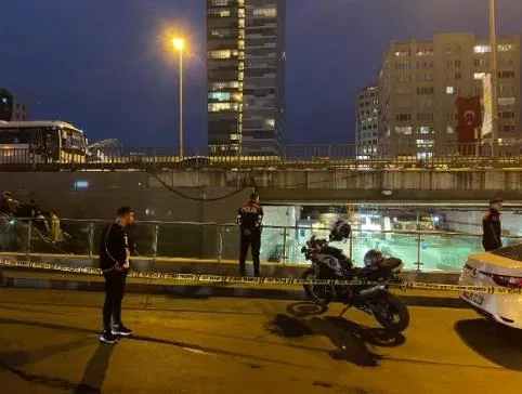 son-dakika-mecidiyekoyde-supheli-paket-alarmi-bomba-imha-ekibi-sevk-edildi-1699027384710.jpeg Mecidiyeköy'de 'şüpheli paket' alarmı! Bomba imha ekibi sevk edildi-2