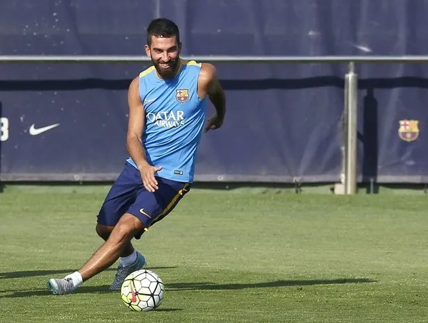 Arda Turan'dan Galatasaray kararı! Canlı yayında açıkladı-6