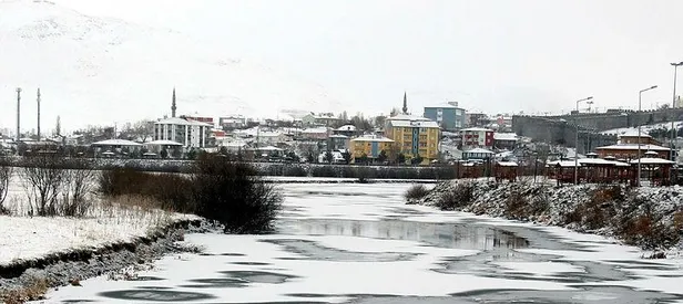 O ilimizin merkezinde nehir dondu