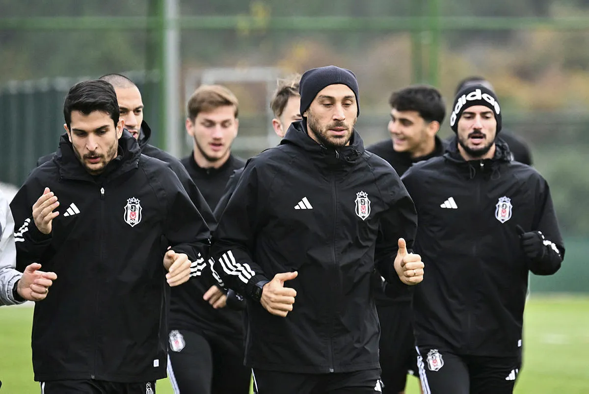 Beşiktaş - Fenerbahçe derbisinde 11'ler belirlendi! Stoperde sürpriz kararlar - 9