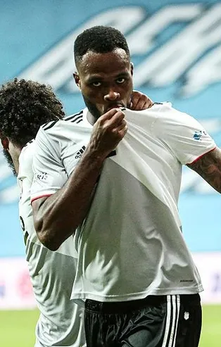 Cyle Larin’e Yalçın’dan özel terapi