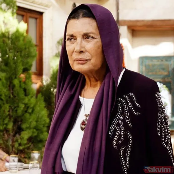 Yalı Çapkını'nın Hattuç Hala'sı Şerif Sezer bakın hangi ünlü oyuncunun annesi çıktı! “Nasıl anlamadık” Çetin Tekindor’un partneri... - 6