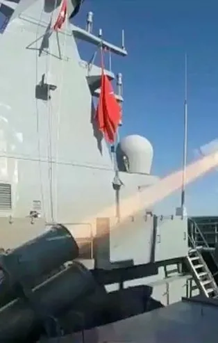 Milli TCG Kınalıada gemisi, milli füze Atmaca'yı ateşledi