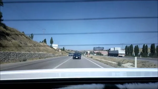 radari-gorur-gormez-frene-basmak-surucuyu-kurtaramayak-1617463585198.jpg Radarı görür görmez frene basmak sürücüyü kurtaramayacak-3