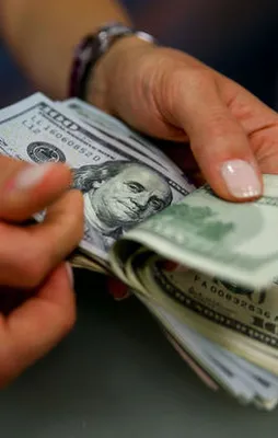 İki günde 1.7 milyar dolar bozduruldu