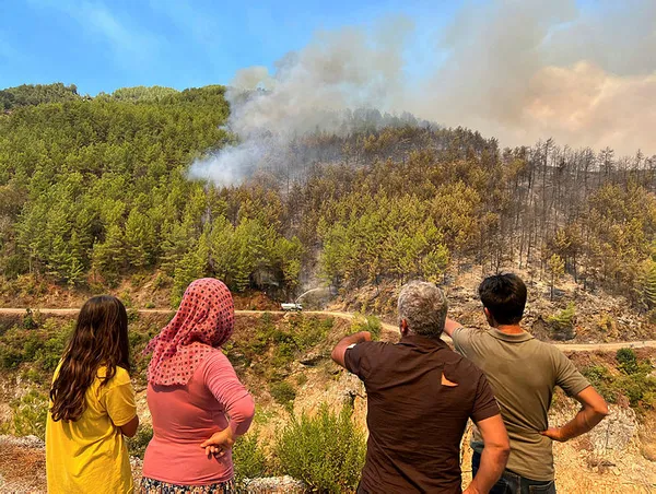 Alanya Dim Çayı Barajı yakınlarında orman yangını kontrol altına alındı! 17 ev etkilendi-12
