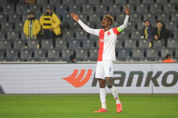 ocak-bombasi-petar-olayinka-1663193838602.jpg Ocak bombası Peter Olayinka! Fenerbahçe transfer için kolları sıvadı-10