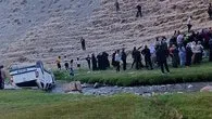 Kamyonet uçuruma yuvarlandı!