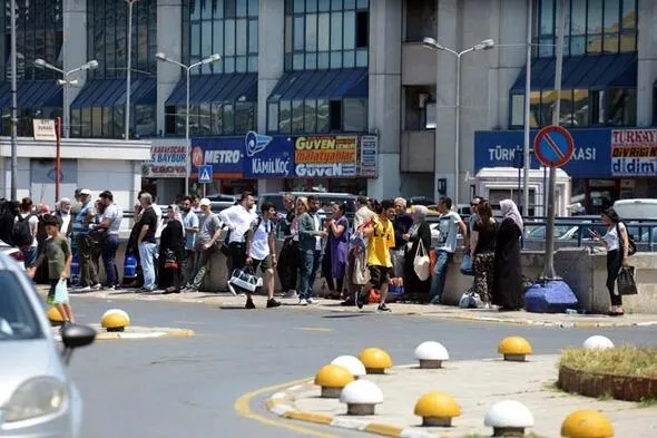 15 Temmuz Demokrasi Otogarı'nda gidiş yoğunluğu devam ediyor-4
