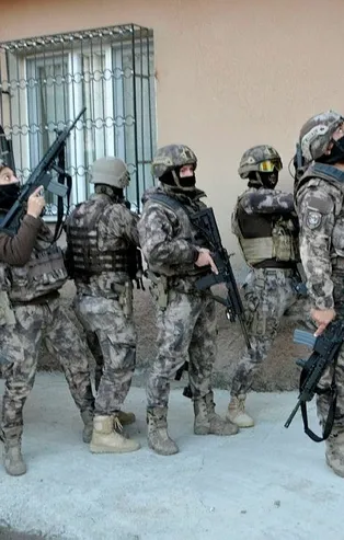 Son dakika: Adana'da terör operasyonu: 7 gözaltı