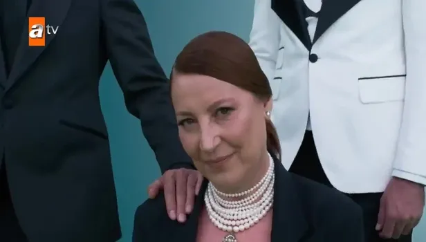 Atv yeni yayın dönemi tanıtım filmi! Birbirinden başarılı ve yetenekli oyuncular bir arada...