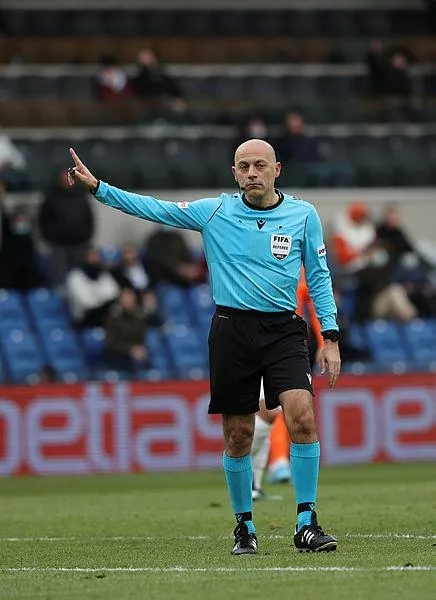 son-dakika-cuneyt-cakir-hakemligi-birakti-tffden-resmi-aciklama-geldi-1659645414810.jpeg Son dakika: Cüneyt Çakır hakemliği bıraktı! TFF'den resmi açıklama geldi...-2