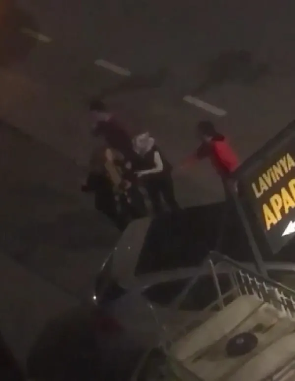 Büyükçekmece'de sokak ortasında dehşet! Ret cevabı alan adam eski eşini dövdü-4