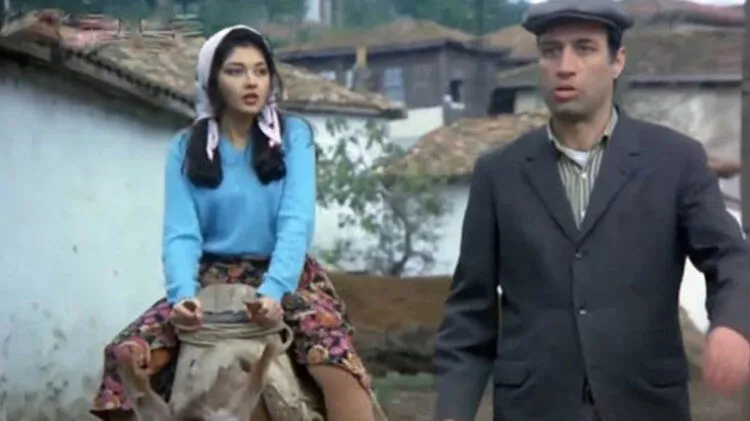 Kemal Sunal’ın efsanesi Tokatçı’nın Emine’si Nazan Saatçi’nin son haline bakın! Gören küçük dilini yuttu! "Yıllara meydan okuyor" - 3