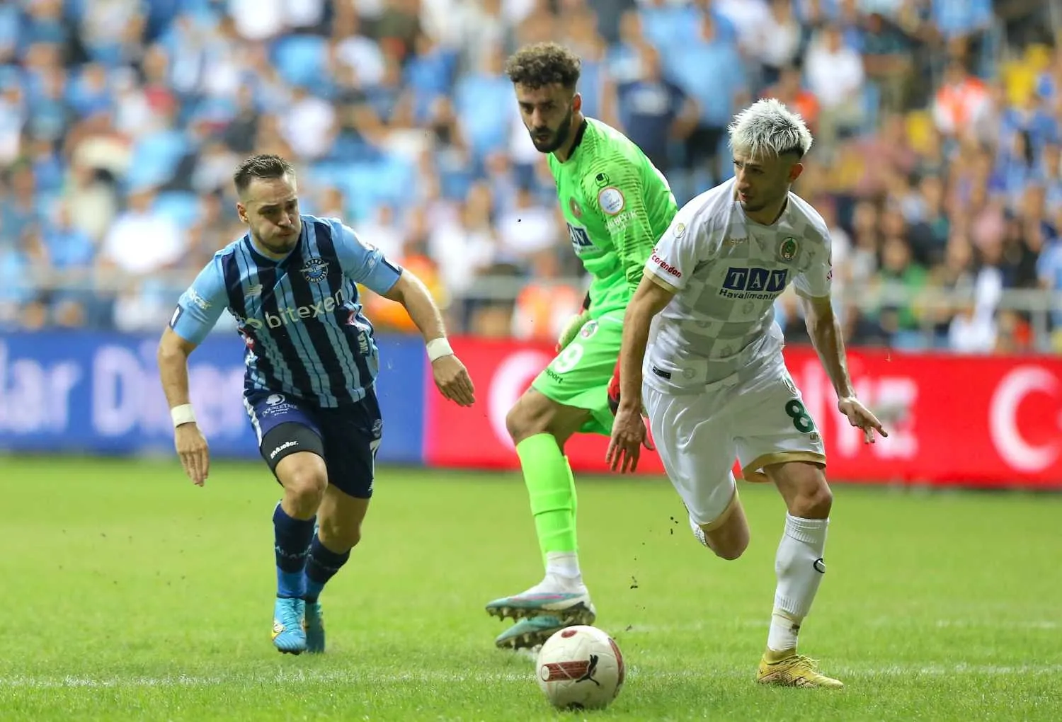 Galatasaray'a sürpriz sol bek! Derrick Köhn yerine gelecek - 8