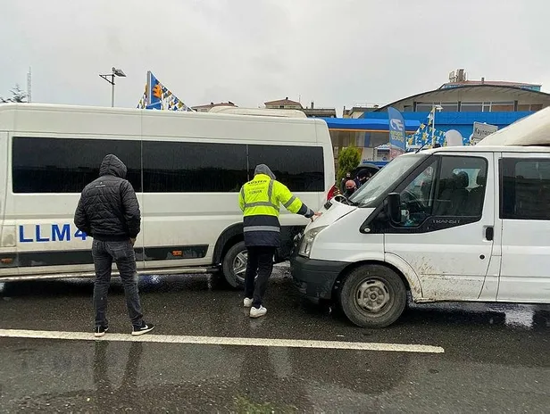 Son dakika: Pendik D-100 Karayolu'nda zincirleme trafik kazası!-1