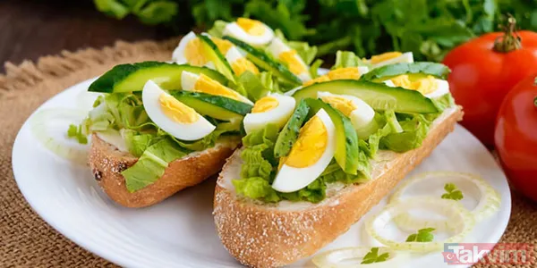 Yumurtalar Esansiyel Amino Asitler İçeren Protein Kaynağıdır Ve Yediğiniz An Hızlı Bir Şekilde Tok Hissettirir. Gece Acıktığınız Da En İyi Seçim Haşlanmış...