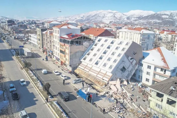 en-iyi-teknoloji-en-iyi-malzeme-reklamiyla-pazarlamisti-hataydaki-depremde-en-cok-binasi-yikilan-sirket-oldu-1676233962518.jpeg
