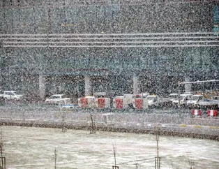 HAVA DURUMU | Meteorolojiden kar alarmı! 33 il beyaza bürünecek! İstanbul'da kar yağışı devam edecek mi? İşte o iller