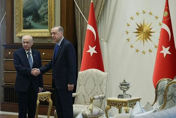 son-dakika-baskan-erdogan-mhp-genel-baskani-devlet-bahceli-ile-gorustu-1678275307221.jpeg Son dakika: Başkan Erdoğan MHP Genel Başkanı Devlet Bahçeli ile görüştü-3