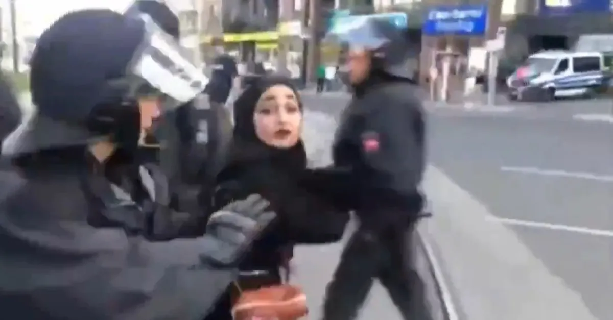 Almanya'da Türk kızına ırkçı saldırı