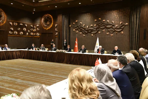 son-dakika-meral-aksenerden-kemal-kilicdarogluna-karsi-yeni-hamle-partiyi-basina-kapali-topladi-1664559517733.jpg SON DAKİKA: Meral Akşener'den Kemal Kılıçdaroğlu'na karşı yeni hamle! Partiyi basına kapalı topladı-3